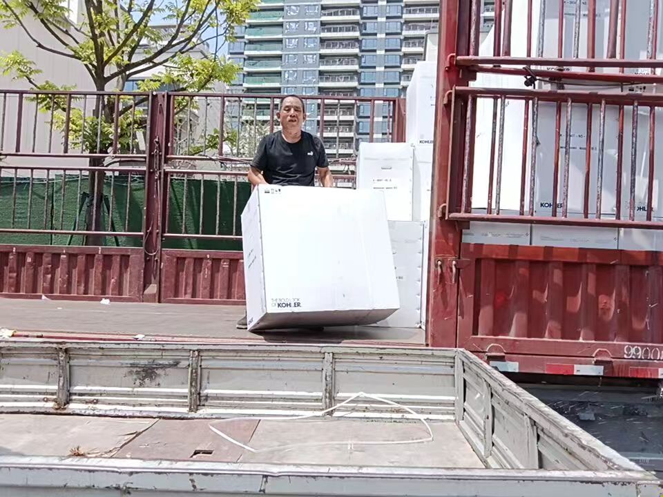 成都想找临时搬运工，哪里找多少钱？